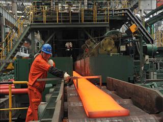 تولید فولاد در چین با هدف کاهش زیان متوقف می‌شود